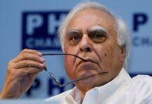 Kapil Sibal Accuses EC of ‘Manipulating’ Voter Lists, Urges SC to Halt Bulk Deletions Under SIR Kapil Sibal criticises Election Commission over SIR and voter list deletions