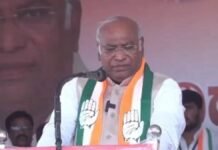 ‘Get Amit Shah to Resign’: Mallikarjun Kharge Accuses Centre of Targeting Students After Protest Ends Congress president Mallikarjun Kharge demands Amit Shah's resignation over FIRs filed against students after protests.