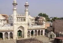Gyanvapi Dispute: Hindu and Muslim Parties Turn Down Supreme Court’s Mediation Proposal, Seek Judicial Verdict Gyanvapi Mosque and Kashi Vishwanath Temple in Varanasi. Title: Gyanvapi Dispute Mediation