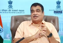 Nitin Gadkari’s Witty Remark: “Some Officers Love Their Files More Than Their Wives,” Urges Timely Decision-Making