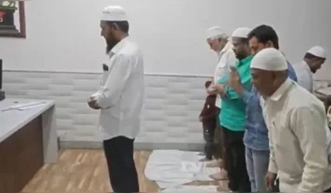 malegaon-1772003172_imresizer Group offering namaz inside Malegaon Municipal Corporation