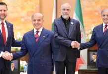 US–Iran Talks May Resume After Islamabad Failure, Fresh Diplomatic Push Ahead of April 21 Ceasefire Deadline US and Iran diplomats during peace talks in Islamabad as negotiations continue ahead of April 21 ceasefire deadlineDiplomatic efforts between the US and Iran continue after Islamabad talks failed to reach agreement.