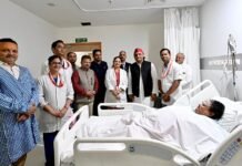 Akhilesh Yadav Visits BJP MLA Anupama Jaiswal Injured While Burning His Effigy, Says ‘Politics Has Its Place, Humanity Comes First’ Akhilesh Yadav meeting injured BJP MLA Anupama Jaiswal after burn incident during protest