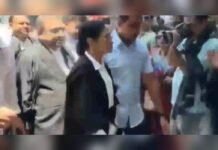 From CM Chair to Courtroom Drama: Mamata Banerjee’s Lawyer Look Grabs Bengal’s Attention Mamata Banerjee Arrives at Calcutta High Court in Lawyer’s Attire