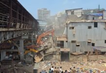 Massive Demolition Drive Begins at Bandra’s Garib Nagar After Bombay HC Nod Demolition drive underway at Garib Nagar in Bandra under heavy security