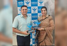 Deval Couple Honoured for Contribution to Mallakhamb Ashish and Sanchita Deval pose with the Sarvad Star 2026 award for their contribution to Mallakhamb