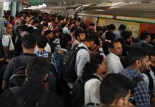 Bengaluru Metro Breakdown Triggers Massive Traffic Chaos, Purple Line Services Resume After Technical Fix Bengaluru Metro Purple Line Services Resume After Technical Snag