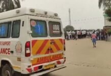 Tamil Nadu Ammonia Gas Leak Turns Deadly: 2 Workers Killed, Dozens Hospitalised as Factory Owner Detained Rescue teams respond after an ammonia gas leak at a seafood processing factory in Thiruvallur, Tamil Nadu