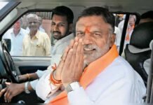 ‘I Am With Uddhav Thackeray’: MP Rajabhau Waje Breaks Silence as Shiv Sena UBT Battles Defection Crisis Shiv Sena UBT MP Rajabhau Waje dismisses defection rumours and backs Uddhav Thackeray
