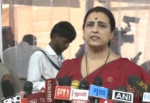 “India Is Governed by the Constitution, Not the Quran”: BJP Mahila Morcha Chief Chitra Wagh Backs Triple Talaq Law Chitra Wagh BJP Mahila Morcha leader speaking on Constitution and Triple Talaq law in Mumbai