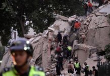 Venezuela Devastated by Twin Powerful Earthquakes; Buildings Collapse in Caracas, At Least 32 Dead Twin Earthquakes Devastate Venezuela, Causing Major Damage in Caracas