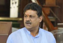 “Why Didn’t These Traitors Speak Before Elections?” Kirti Azad Slams Rebel TMC MPs Amid NDA Row TMC MPs Kalyan Banerjee and Kirti Azad reacting to reports of rebellion within the party.