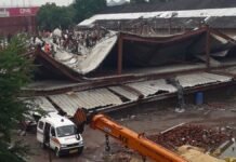 Kolkata Warehouse Collapse Claims 3 Lives, Massive Rescue Operation Continues as Several Feared Trapped Emergency teams carrying out rescue work after warehouse collapse in Kolkata