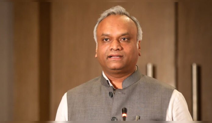 priyank-kharge-election-commission-sir-queries-bengaluru.jpg Karnataka Home Minister Priyank Kharge speaks about the state's pending queries to the Election Commission regarding the SIR process.