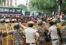 Delhi Police Says Over 100 Personnel Injured During CJP Protest Clash; Around 70 Detained, FIR Registered Delhi Police personnel deployed during CJP protest near Parliament after clashes