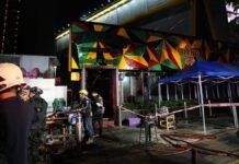 Bangkok Pub Fire Kills 27: Deadly Blaze at Popular Nightlife Venue Triggers Investigation Firefighters respond to a deadly fire at a pub in Bangkok's Chatuchak district