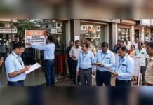 FDA Crackdown in Sindhudurg: 53 Food Traders Penalised as Licence Applications Surge FDA officials take enforcement action against a food establishment in Sindhudurg over alleged food safety violations