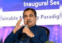 Nitin Gadkari Defends E20 Fuel Policy, Says Accurate Car Mileage Can Only Be Verified at Authorised Service Centres Union Minister Nitin Gadkari speaking about E20 petrol and vehicle mileage.