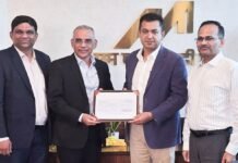MMRDA Rolls Out Policy to Integrate Metro Stations with Private Developments, Strengthening Last-Mile Connectivity MMRDA Metropolitan Commissioner Dr. Sanjay Mukherjee receives the ₹10 crore development fee cheque from Godrej Enterprises for direct Metro connectivity to the Godrej commercial campus in Vikhroli.