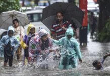 Mumbai On Red Alert: Will Schools Remain Closed On Monday? IMD Warns Of More Heavy Rain As Monsoon Chaos Continues Heavy rain in Mumbai as IMD issues Red Alert and parents await an official update on Monday school closures