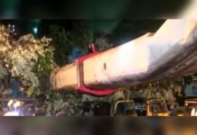 Kurla Crane Collapse: 3-Month-Old Baby Among 10 Injured After Crane Falls On Homes Hydraulic crane collapses in Kurla Qureshi Nagar, Mumbai
