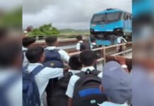 ‘Why Is There Only a Track of Death in Our Destiny?’: Palghar Schoolboy’s Emotional Appeal to Modi, Fadnavis Over Vaitarna Bridge Palghar schoolboy appeals to PM Modi and CM Fadnavis for a bridge over Vaitarna Creek