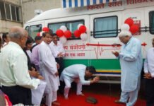 Suresh Prabhu’s NGO Launches Mobile Pathology Van for Rural Sindhudurg Mobile Pathology Van being inaugurated under Project Sanjeevani in Sindhudurg to provide blood testing services in rural areas.