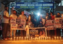 GMC Handwara Interns Continue Day 4 Agitation; AIP Extends Support To ₹30,000 Stipend Demand GMC Handwara MBBS and BDS interns hold candlelight protest demanding ₹30,000 stipend