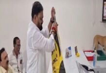 Nashik Shock: Activists Release Stray Dogs Inside Niphad Nagar Panchayat Office Over Dog Menace Activists release stray dogs inside Niphad Nagar Panchayat office