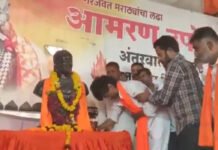 Maratha Reservation: Jarange-Patil Leaves for Mumbai With Sea of Supporters, Massive Convoy; Politicians Give Hope That All Demands Will Be Met Soon Manoj Jarange-Patil leaves for Mumbai with Maratha supporters