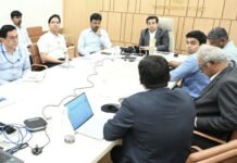 Modern Ferryboat Service Proposed for Sindhudurg; Karli–Tarkarli Route May Be Pilot Nitesh Rane and officials reviewing the proposed modern ferryboat service for Sindhudurg at a meeting in Mantralaya.