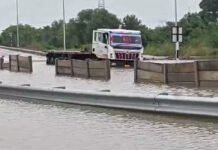 Ganga Expressway Waterlogging: Akhilesh Yadav Takes Swipe, Suggests ‘Waterway’ Name Ganga Expressway waterlogging in Unnao after heavy rain